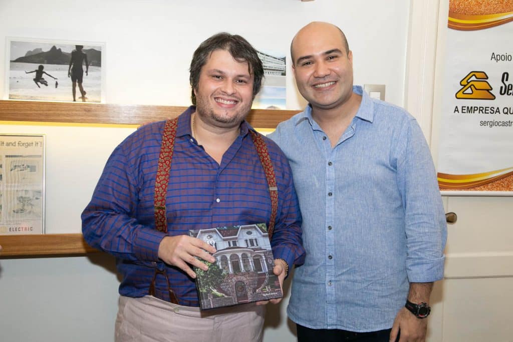 Volume II do livro 'Rio - Casas & Prédios Antigos' é lançado em Laranjeiras 2 Claudio Castro Rafael Bokor Volume II do livro 'Rio - Casas & Prédios Antigos' é lançado em Laranjeiras