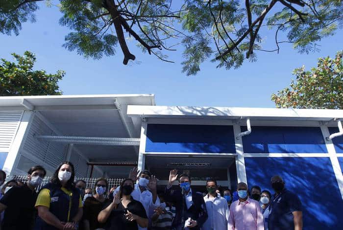 Votação de impeachment de Witzel atraiu poucos manifestantes à escadaria da  Alerj - Rio - Extra Online