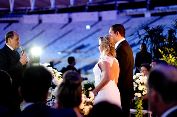 Aline e alexandre 70 1 Amor em campo: conheça a história de quando o Maracanã foi cenário de um casamento