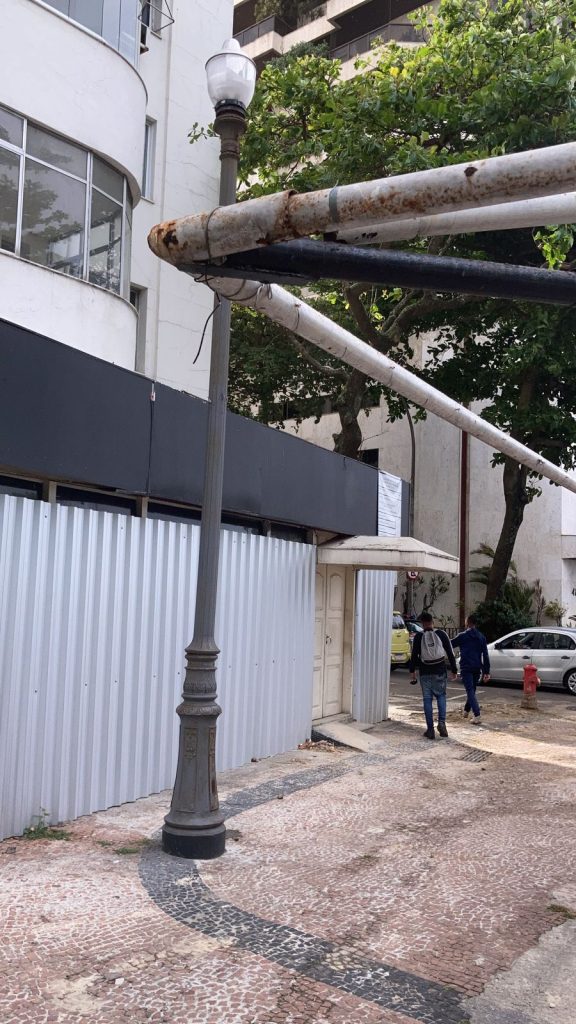0a1fbd7a fb02 4516 8aba a0a51aef7742 Estrutura enferrujada na Orla de Copacabana é ameaça para pedestres