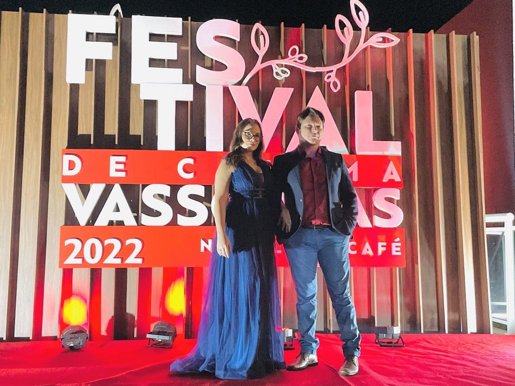 1 Festival de Cinema de Vassouras recebe Carlos Vereza e Thaila Ayala no tapete vermelho