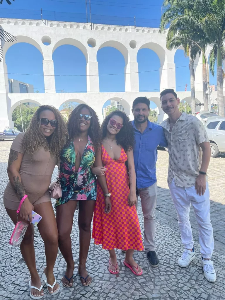 dc7440eb 1f12 4939 80db a3ce8dc67fba 1 Jovem que errou quarto de hotel e dormiu na cama de turista mineiro na Lapa ganha campanha para arrumar emprego