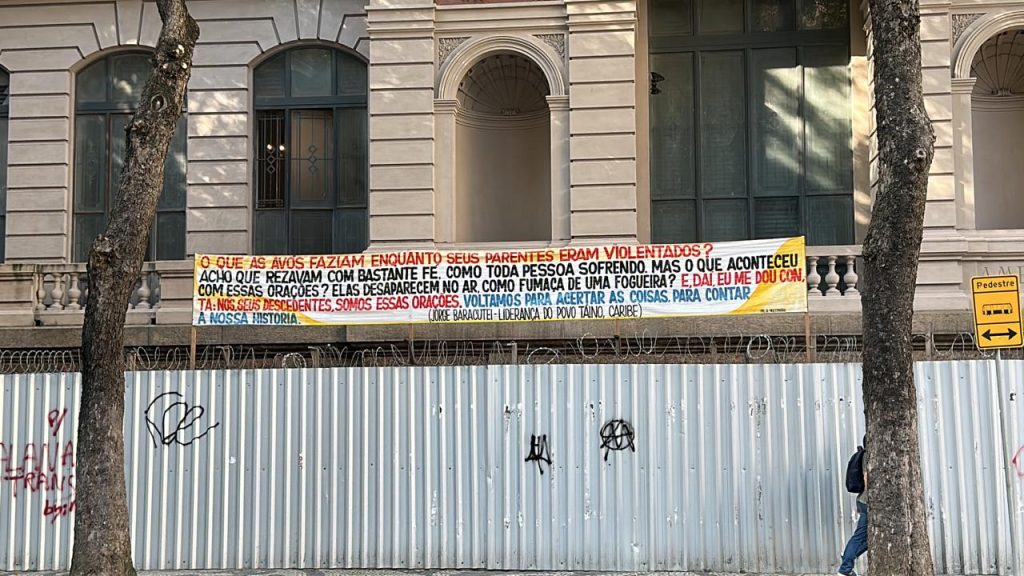Fachada do Museu Nacional de Belas Artes recebe propaganda ‘política’ no Centro do Rio 3 WhatsApp Image 2023 08 07 at 14.57.35 Fachada do Museu Nacional de Belas Artes recebe propaganda ‘política’ no Centro do Rio