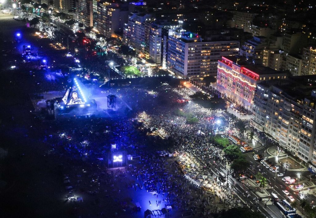 show alok copacabana 1 Relembre os shows que marcaram Copacabana antes de Madonna