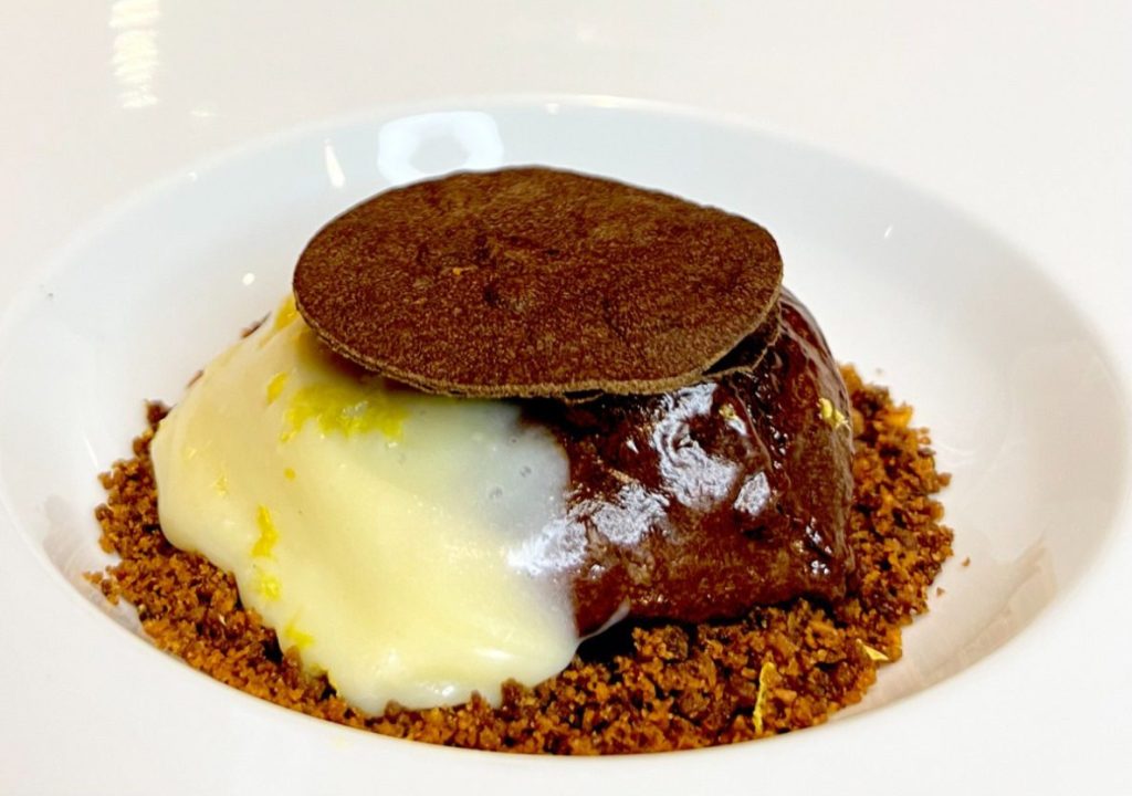 26ª edição da Restaurant Week chega ao Rio de Janeiro 1 Vino Copacabana Chocolate em varias texturas com crocante de Rap10 Chocolate foto divulgacao e1698944073200 26ª edição da Restaurant Week chega ao Rio de Janeiro