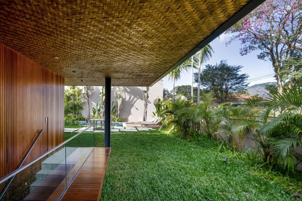 casa is 100 sergio conde caldas arquitetura plus miguel pinto guimaraes arquitetos associados 26 Casa no Jardim Botânico é destaque em site internacional de arquitetura