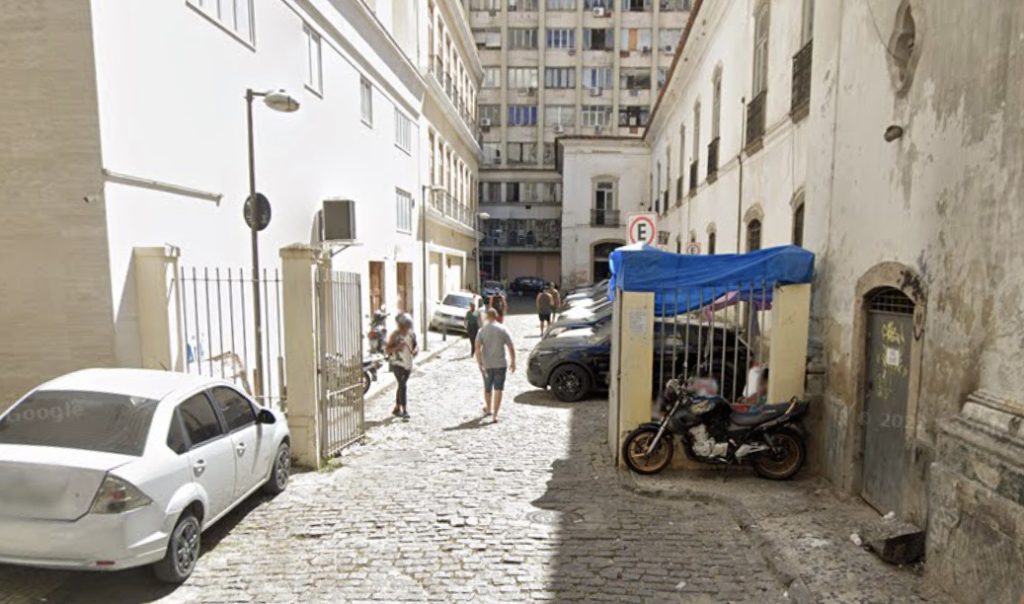 img 5153 2 1 ‘Estacionamento’ do Detro em logradouro público no Centro do Rio é denunciado pela desordem em rua histórica