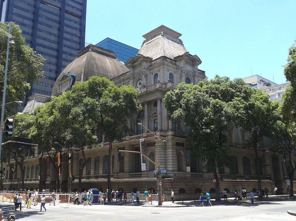 img 5543 1 Apenas 10% dos edifícios da antiga Avenida Central sobreviveram ao tempo