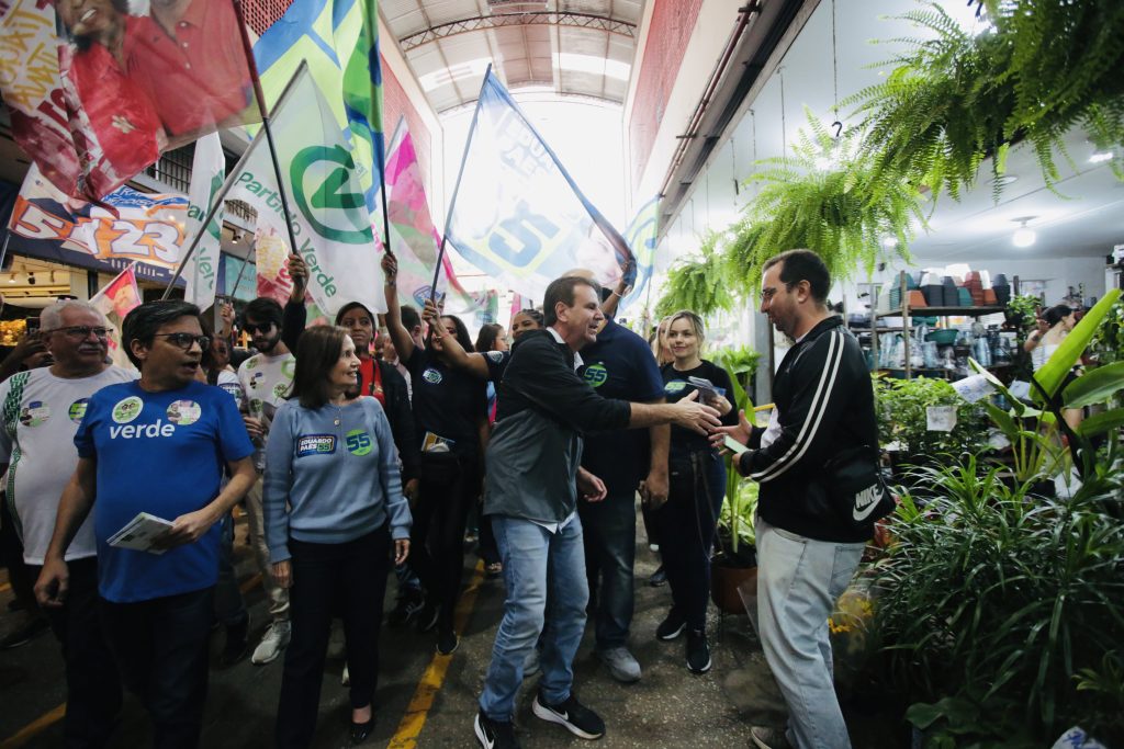 Cadeg Foto TATA BARRETO Eduardo Paes anuncia novo mercado municipal no Centro durante visita ao Cadeg, em Benfica