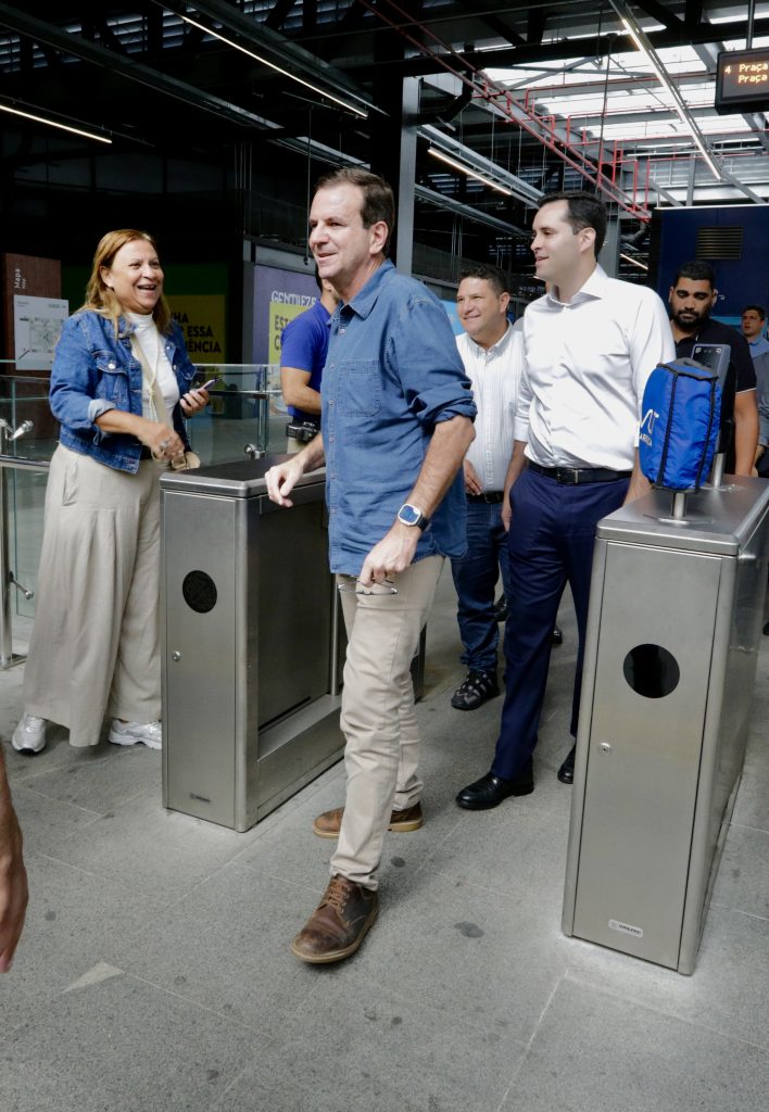 Gentileza2 Foto BETH SANTOS Eduardo Paes visita Terminal Gentileza e promete revolução nos ônibus convencionais do Rio