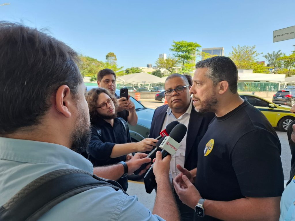 IMG 20240828 WA0048 Rodrigo Amorim faz caminhada no Santos Dumont e critica "Máfia do Reboque"