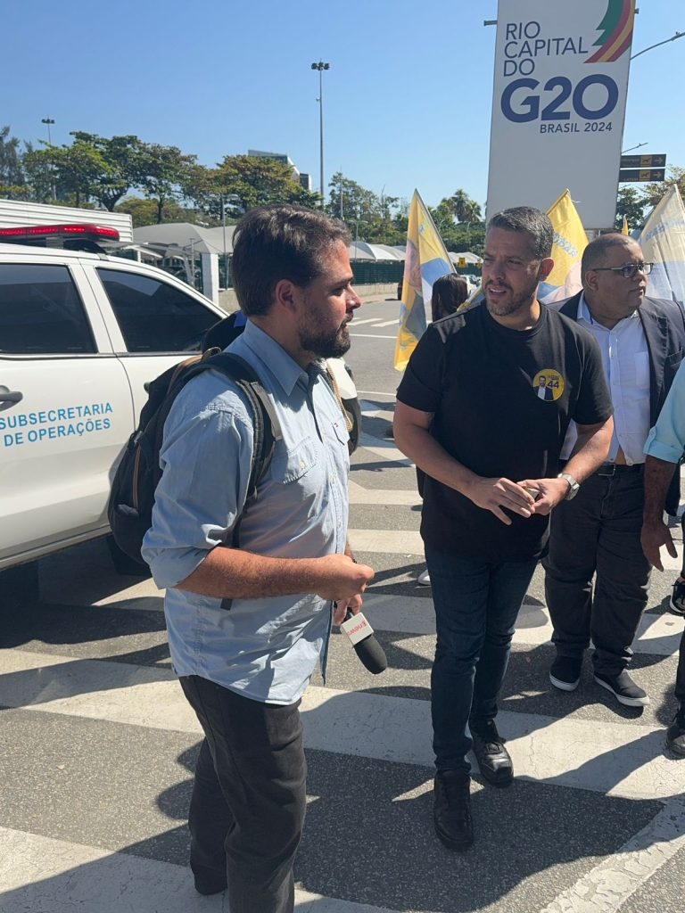 IMG 20240828 WA0050 Rodrigo Amorim faz caminhada no Santos Dumont e critica "Máfia do Reboque"