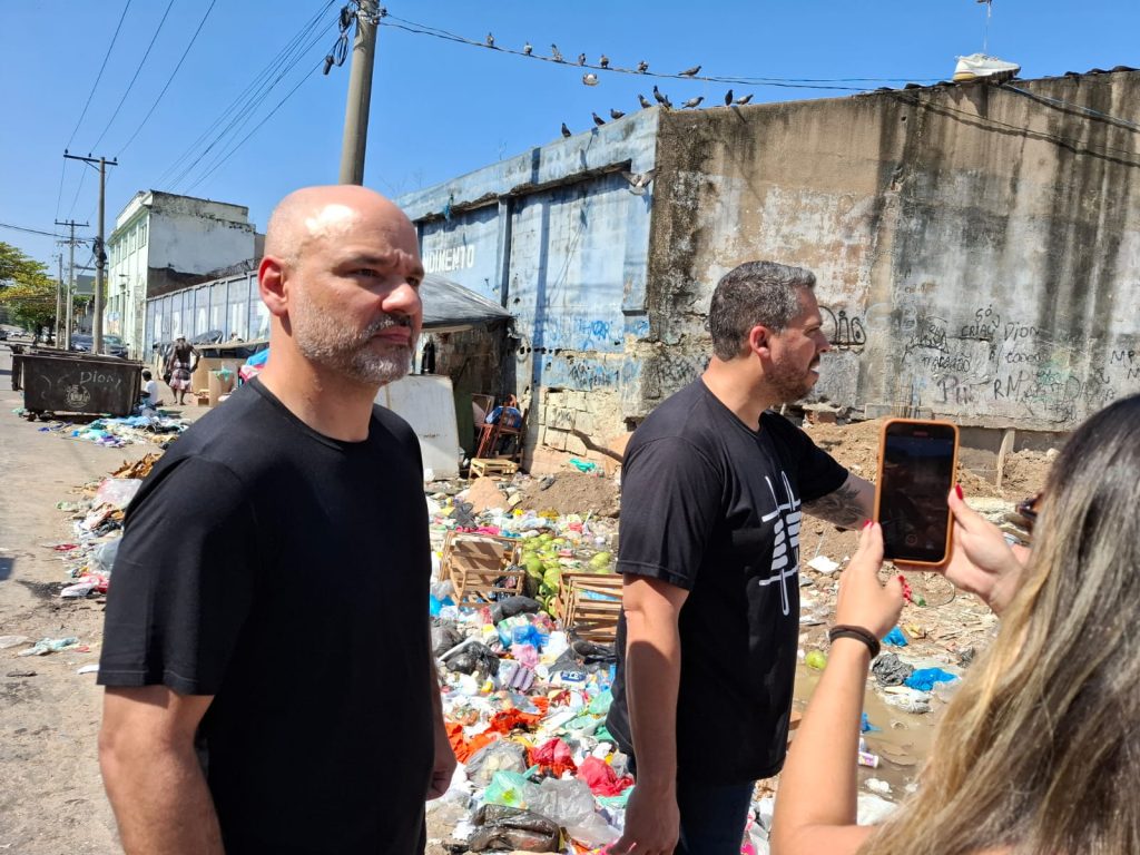 Rodrigo Amorim e Fred Pacheco em Benfica Rodrigo Amorim e Fred Pacheco visitam cracolândia em Benfica e criticam abandono da região