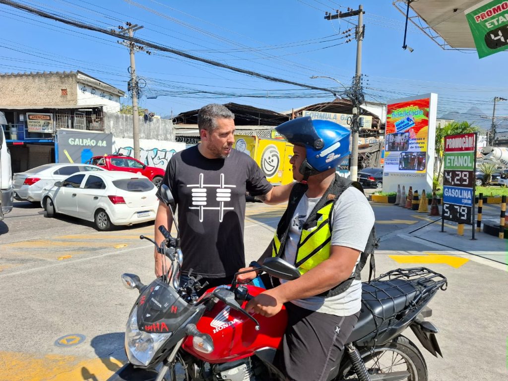 Rodrigo Amorim em Benfica II Rodrigo Amorim e Fred Pacheco visitam cracolândia em Benfica e criticam abandono da região