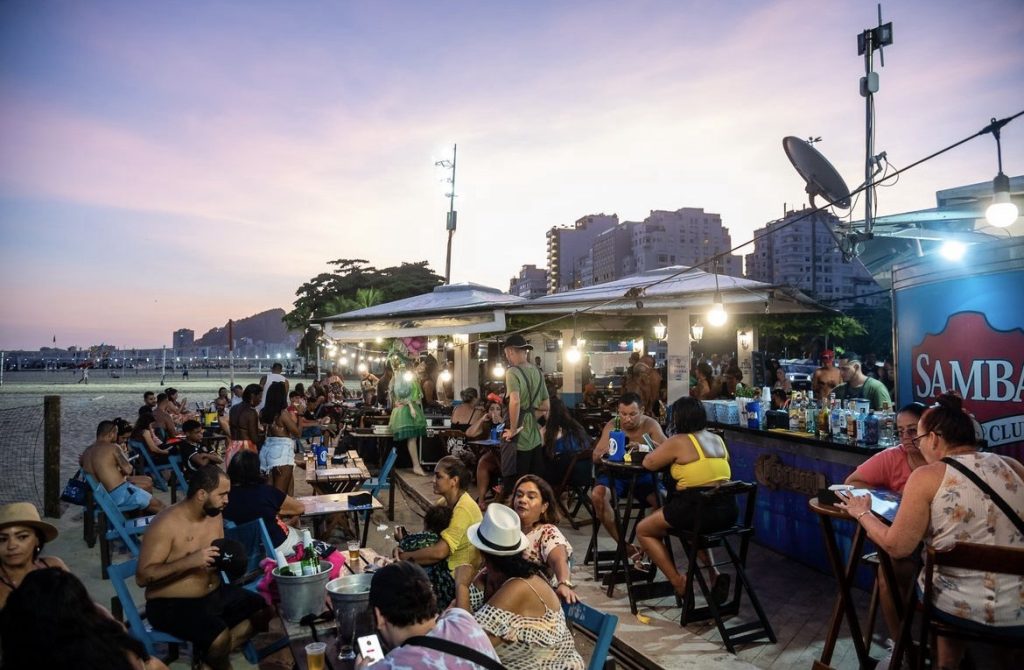 img 2751 1 Quiosque em Copacabana se proclama maior tocador de samba do Rio; equipe tenta reconhecimento no Guinness