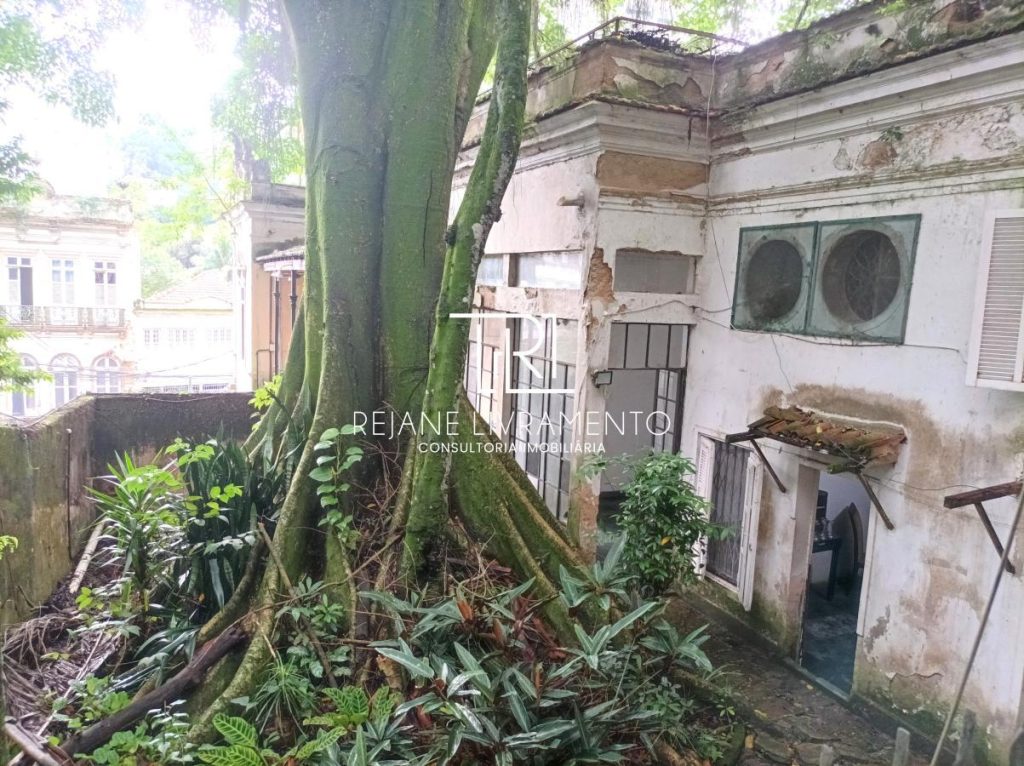 Com dívidas de IPTU e estrutura comprometida, casarão onde morou Portinari no Cosme Velho está à venda 8 20220727123930401971 Com dívidas de IPTU e estrutura comprometida, casarão onde morou Portinari no Cosme Velho está à venda