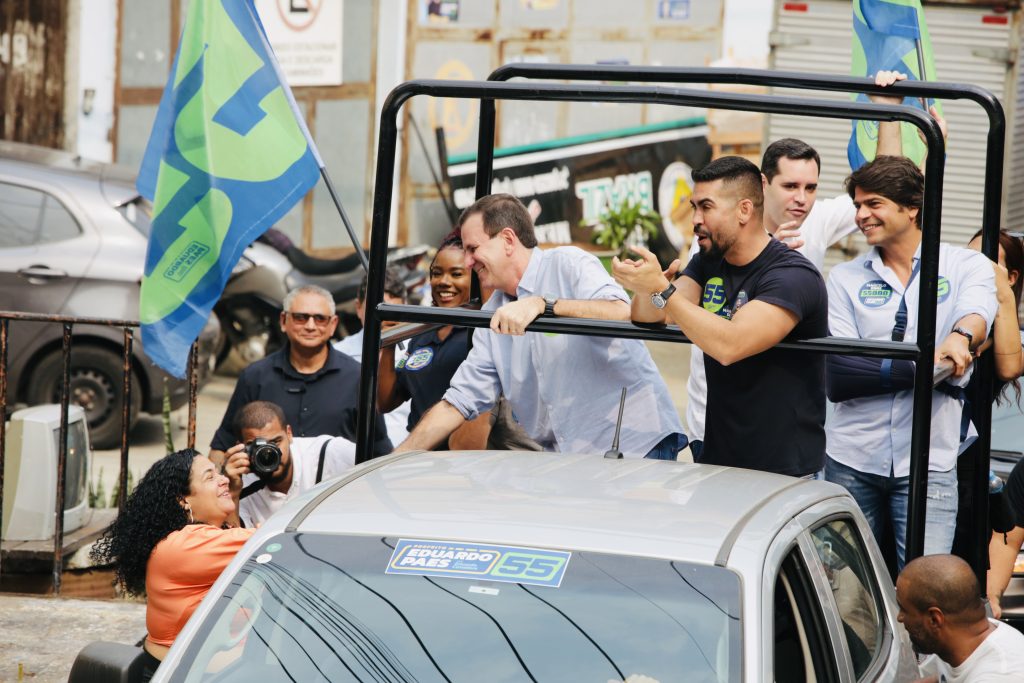 Correata1 Foto TATA BARRETO Eduardo Paes realiza correata em Rio das Pedras e Muzema, destacando investimentos nas comunidades