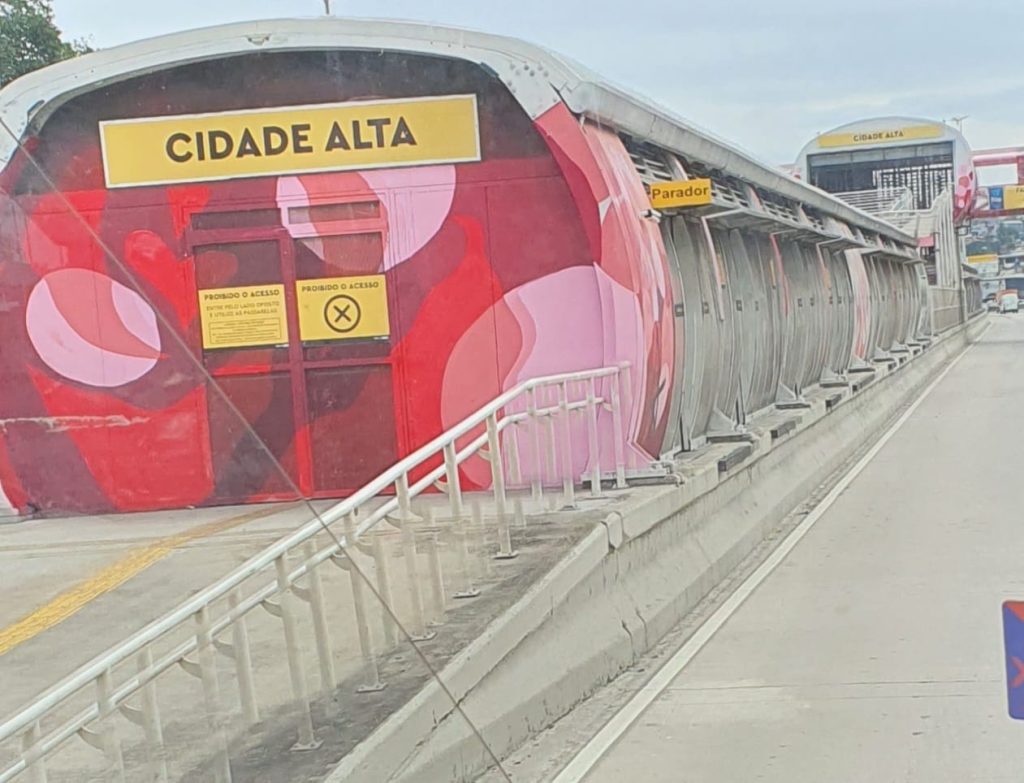 Imagem do WhatsApp de 2024 10 25 as 13.11.54 0d2d57e7 Depois do caos: a volta à rotina das pessoas que passam todos os dias no trecho da Avenida Brasil que foi fechado nesta quinta-feira